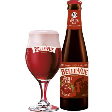 Uitgeschonken Belle-Vue Kriek in bijhorend bol glas