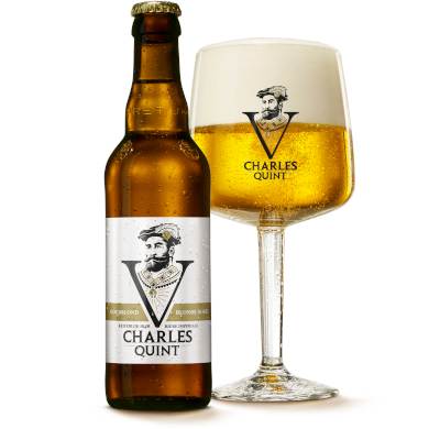 Uitgeschonken Charles Quint Goudblond in bijhorend kelkglas