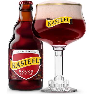 Uitgeschonken rood Kasteelbier in bijhorend Kasteelglas