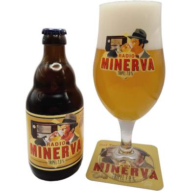 Radio Minerva Tripel uitgeschonken in bijhorend bierglas