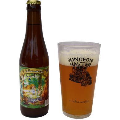 Bosprotter uitgeschonken in een passend glas