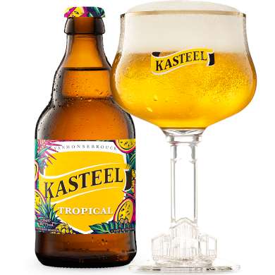 Kasteel Tropical uitgeschonken in bijhorend glas