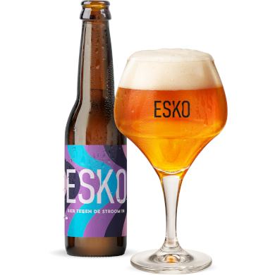 Uitgeschonken ESKO in bijhorend glas