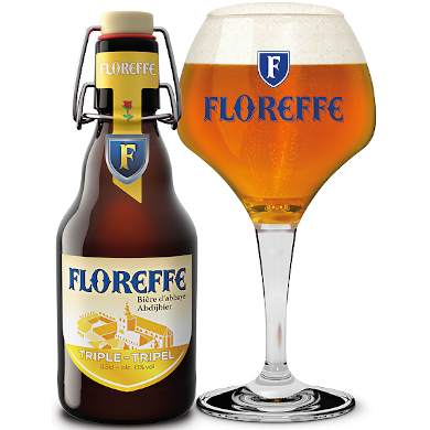 Floreffe Tripel in bierglas met beugelfles ernaast