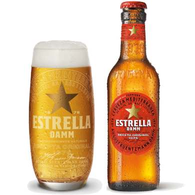 Estrella Damm pils in glas