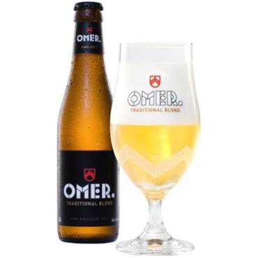 OMER. Traditional Blond in een bijhorend bierglas naast bierflesje