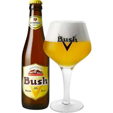 Bush Triple uitgeschonken in Bushglas met flesje ernaast