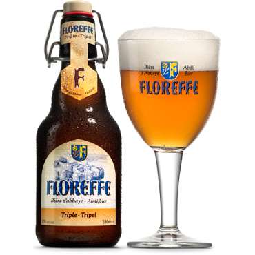 Floreffe Tripel in bierglas met beugelfles ernaast