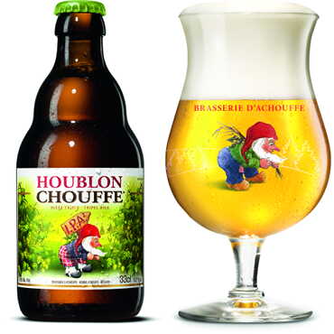Uitgeschonken Houblon Chouffe in glas van Brasserie d'Achouffe