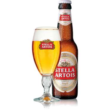 Uitgeschonken Stella Artois in bijhorend glas