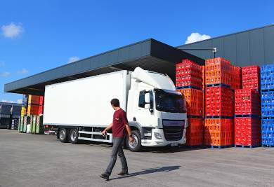 Chauffeur met vrachtwagen – Dorstig naar een baan op de baan?