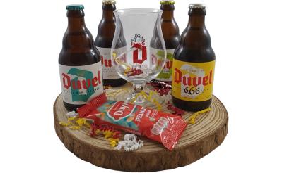 Cadeau met vier Duvels, Duvelglas en nootjes